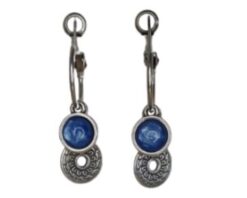 Marloes blauw oorbellen Qoss 't oude huys cabochon met hanger bedel